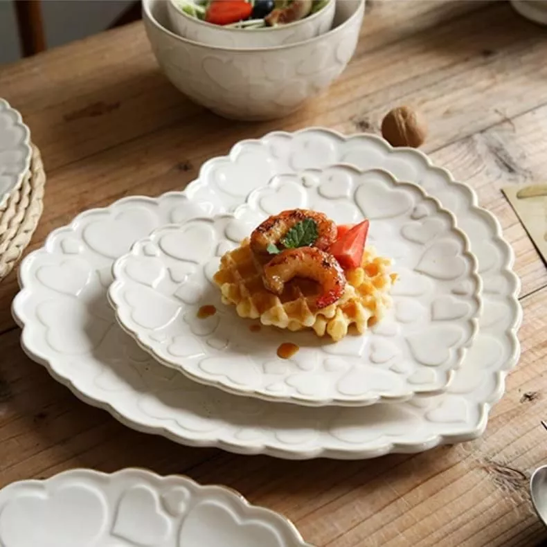 Heart-Shaped Ceramic Plate for Western Cuisine