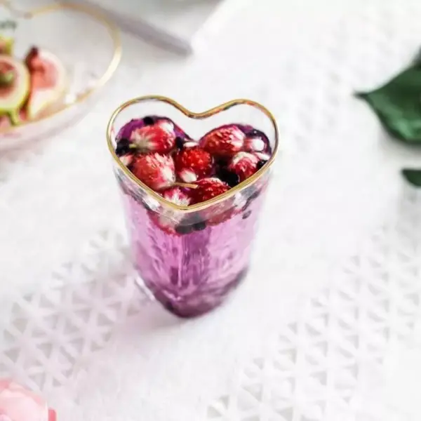97205-1da927.webp Heart Shaped Glass Cup
