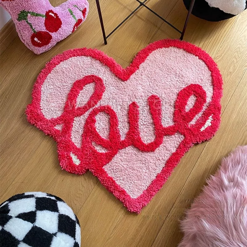DeWatermark.ai_1707283038827 Charming Heart-Shaped Fluffy Rug