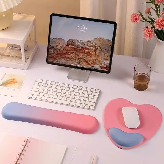 Cute Heart Cartoon Wrist Mouse Pad: Comfort and Style for Gaming