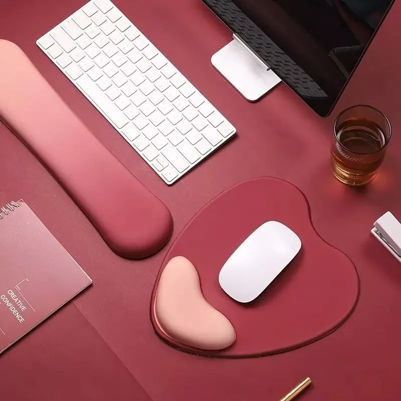 Cute Heart Cartoon Wrist Mouse Pad: Comfort and Style for Gaming