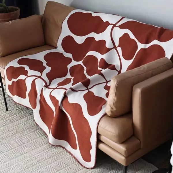 107061-53bc28.webp Luxurious Nordic Floral Jacquard Throw Blanket