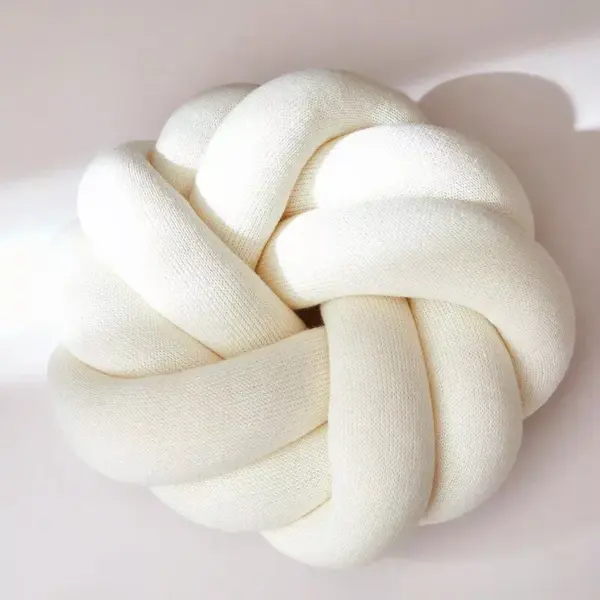 107524-0bd0a9.webp Handmade Cotton Round Cushion