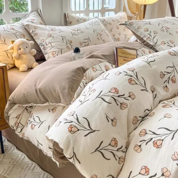 112336-1130f9.webp Floral Jacquard Bedding Set