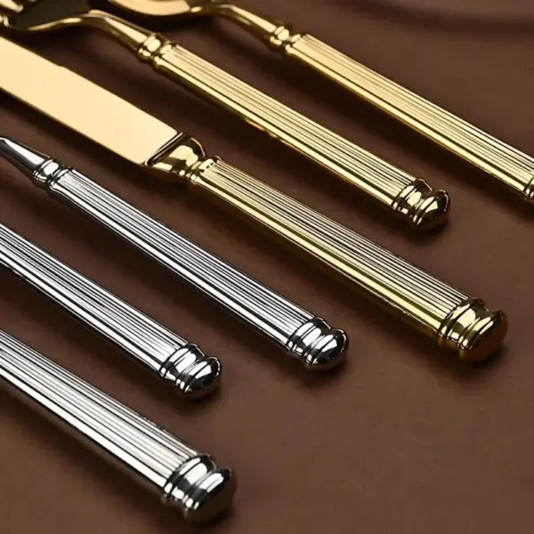 111757-03ae07.webp Luxury 18/10 Stainless Steel 4-Piece Cutlery Set