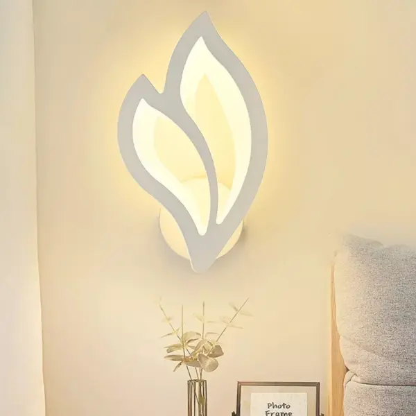 113153-bcfe5d.webp Luxury Modern Wall-Mounted LED Lamp for Versatile Indoor Lighting